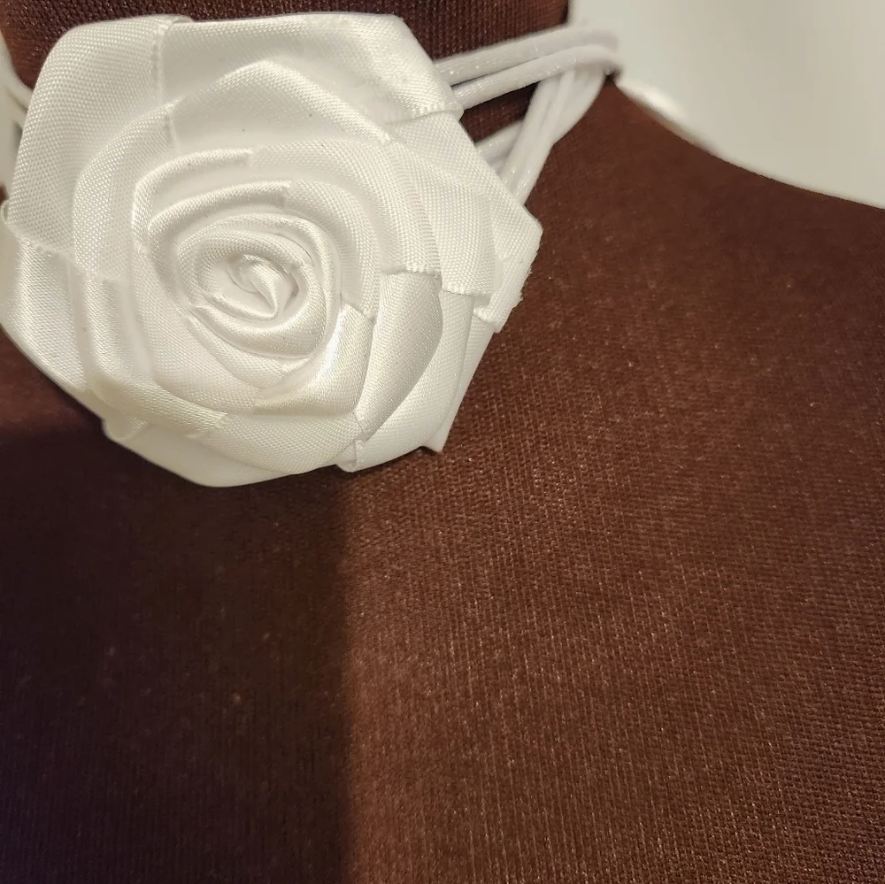 Hand Crafted White Flower Choker Necklace Rose Wrap Tie Floral Bridal